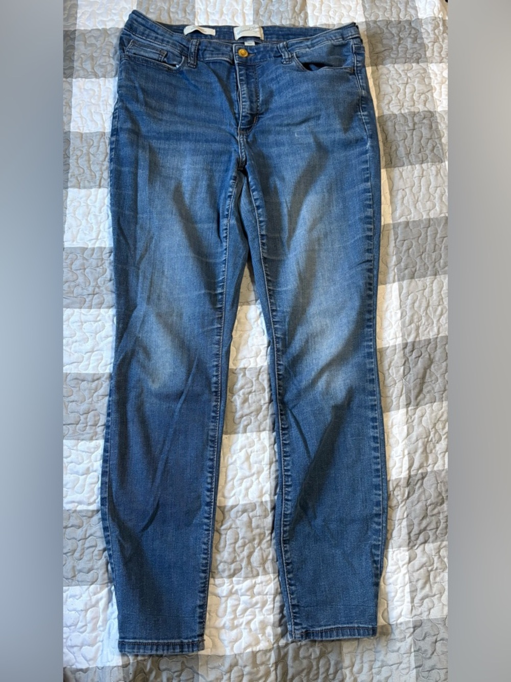Universal Thread Skinny Jeans in Medium Blue Wash